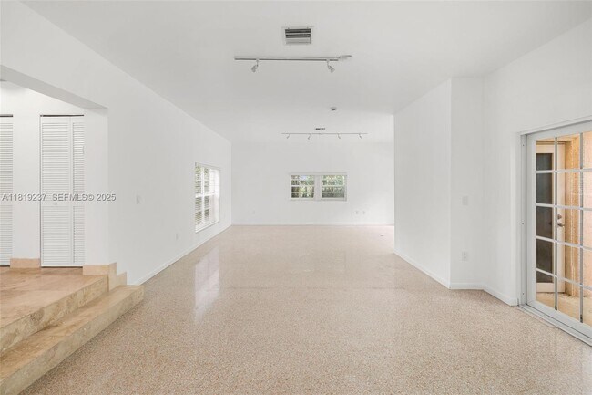 Building Photo - 564 Golden Beach Dr