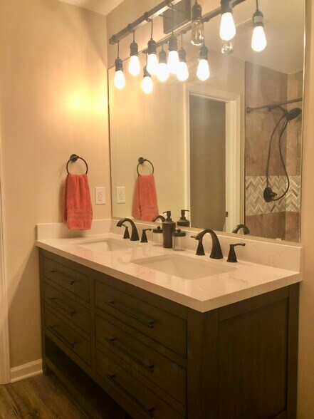 Building Photo - 9947 Reindeer Way Ln