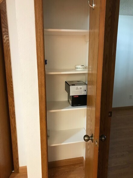 Storage closet - 2902 Shadow Creek Dr