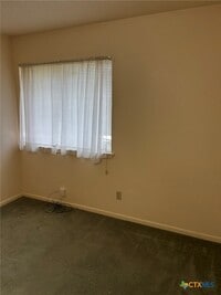 Building Photo - 304 Rattan Dr