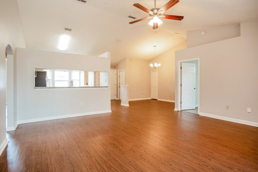 Building Photo - 3268 Avalon Dr