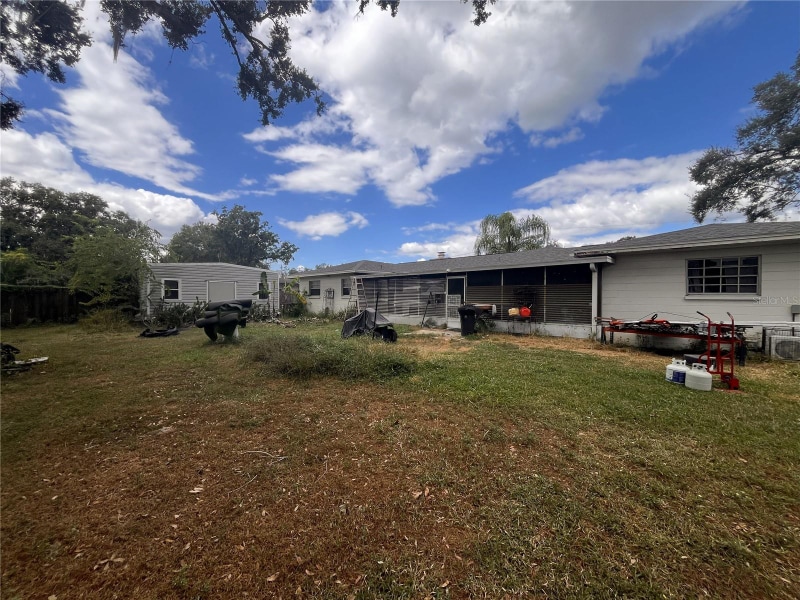 Building Photo - 705 Westwood Dr