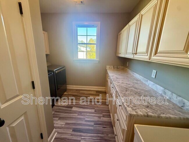 Building Photo - 4239 Windslow Dr