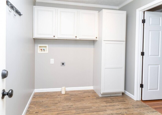 Building Photo - Beautiful!!!! Move in Ready!