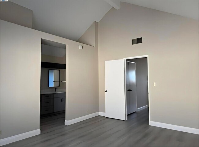 Building Photo - 6221 Potrero Dr