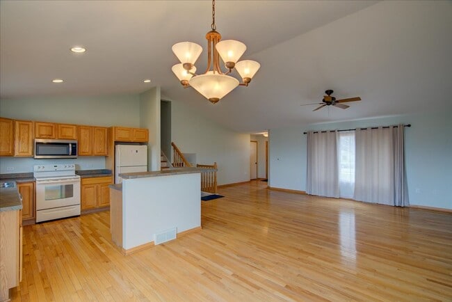 Building Photo - 2644 Mica Rd