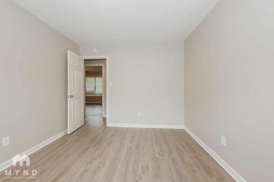 Building Photo - 370 Cornwallis Way