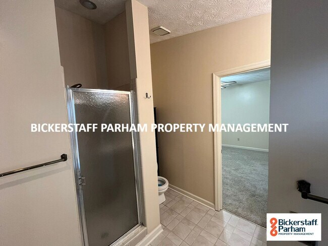 Building Photo - Located in Northern Columbus!