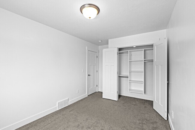 Building Photo - Harvest Cove Townhomes