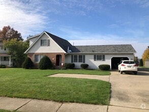 Building Photo - 141/143 Southpark