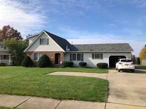 Building Photo - 141/143 Southpark