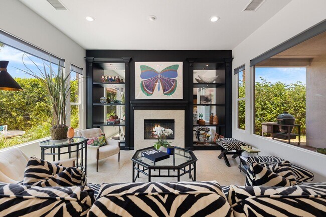 Building Photo - 61185 Soaptree Dr