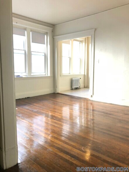 Building Photo - 1167 Boylston St