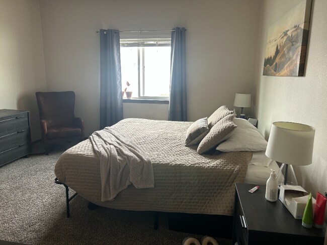 Building Photo - 4421 E Buckeye Ave