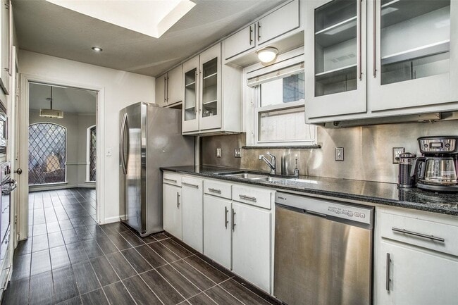 Building Photo - 9127 Valley Chapel Ln