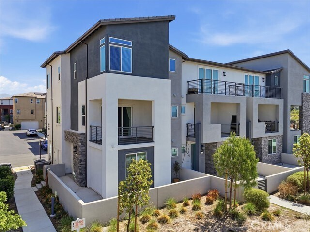 Building Photo - 158 Restore