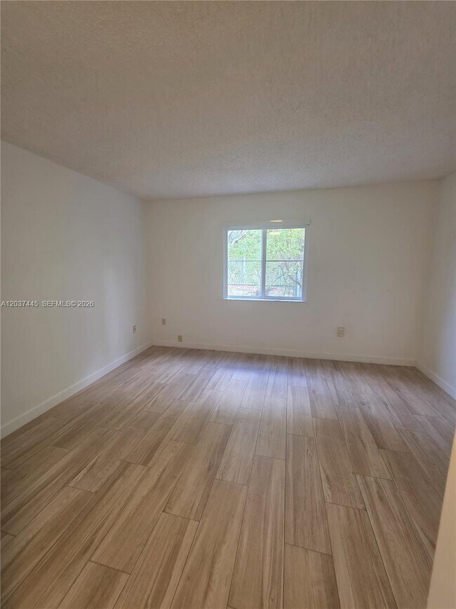 Building Photo - 15711 SW 137th Ave