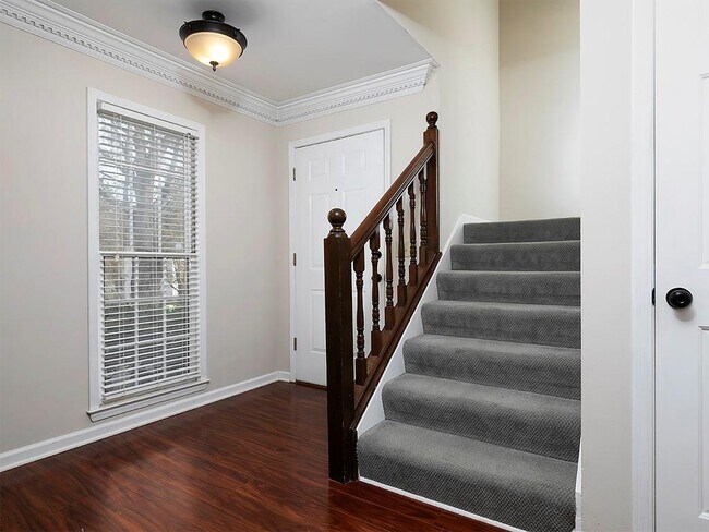 Building Photo - 8950 Carroll Manor Dr