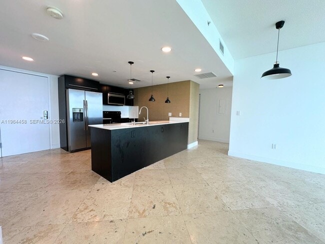 Building Photo - 665 NE 25th St