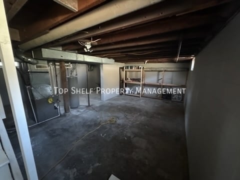 Building Photo - 428 S 6th Ave E