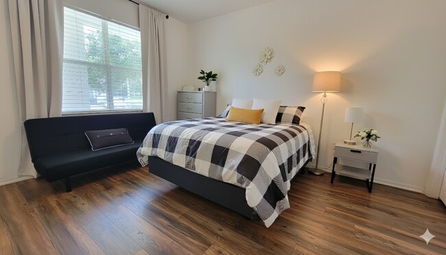 Building Photo - 6519 W Newberry Rd