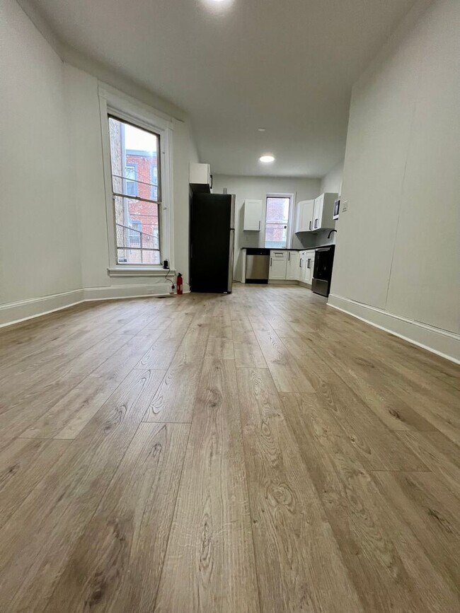 Building Photo - Newly Renovated 3-Bedroom Townhouse in Elmwood Park! Available mid-May! PHA VOUCHERS ACCEPTED!