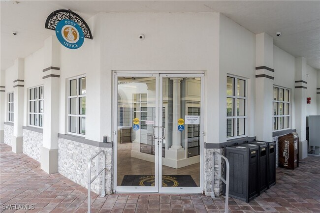 Building Photo - 4949 Kingston Way