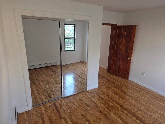 Building Photo - 732 Belmont Ave