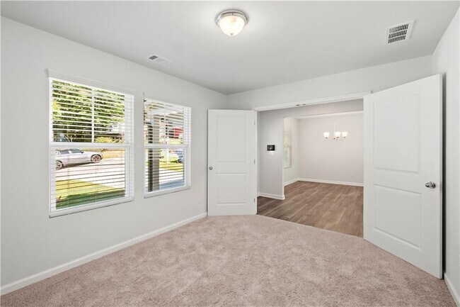 Building Photo - 1139 Lookout Ave NW