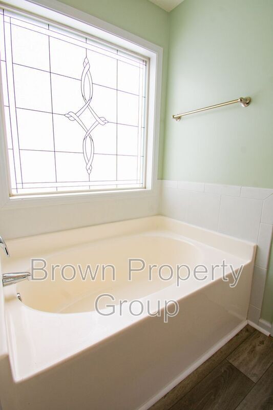 Building Photo - 4918 Yorkchester Dr