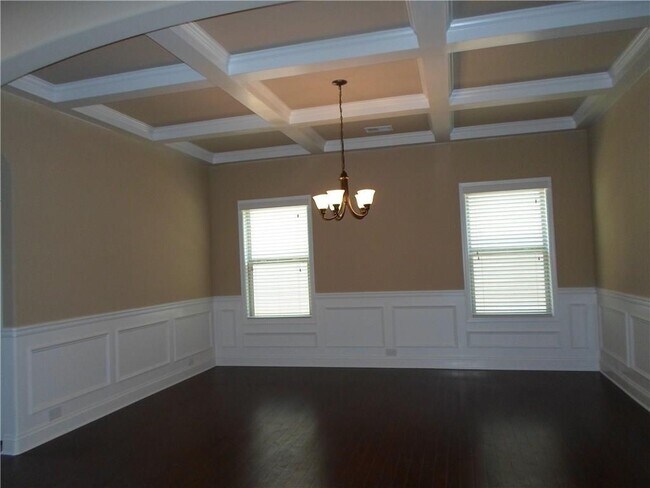 Building Photo - 3195 Carrick Rd