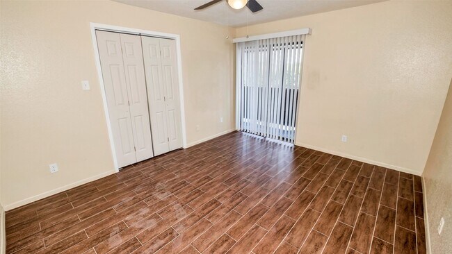 Building Photo - 3035 Walnut Bend Ln