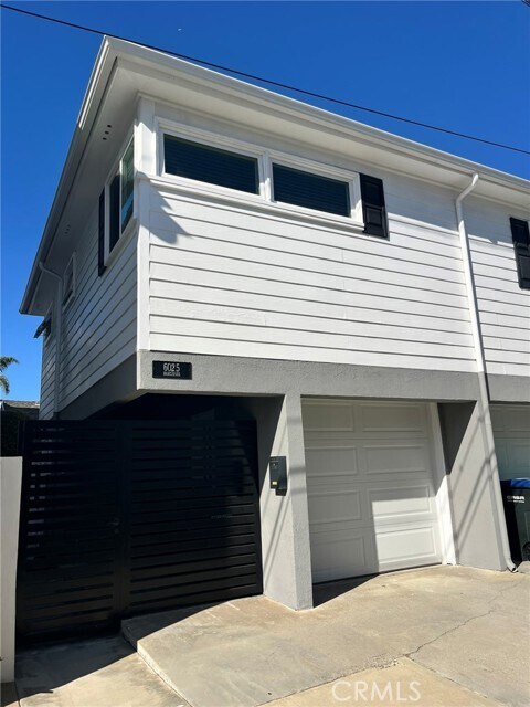 Building Photo - 602 Narcissus Ave