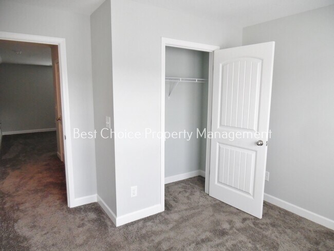 Building Photo - 1386 Romany Ct
