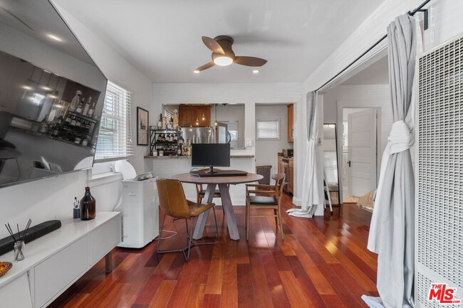 Building Photo - 307 6th Ave