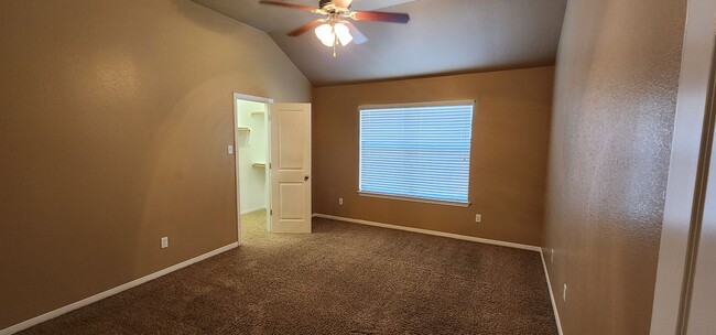 Building Photo - Spacious 2-Bedroom Home on Corner Lot – Mo...