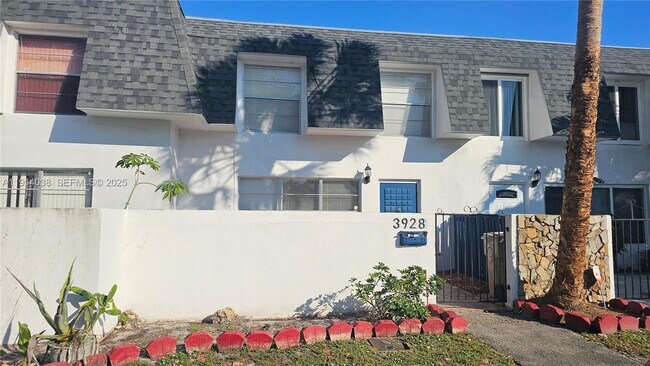 Building Photo - 3928 SW 67th Way