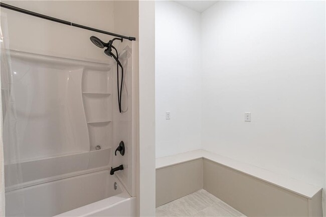 Building Photo - 651 Briarleigh Way