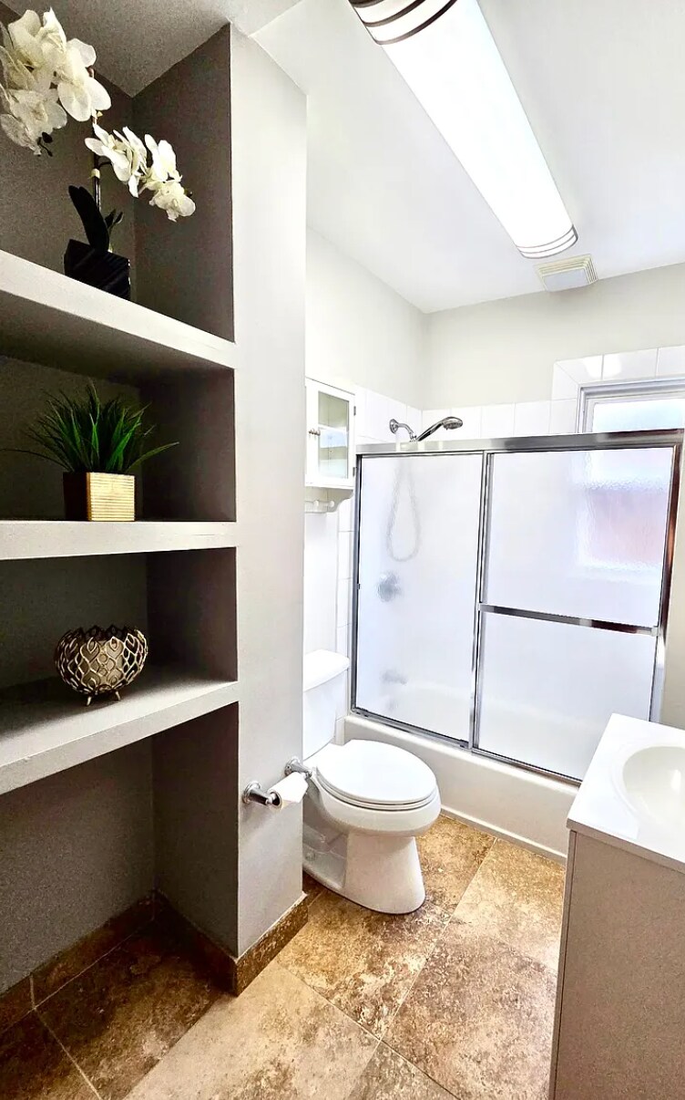 Building Photo - 2009 N Bingham St