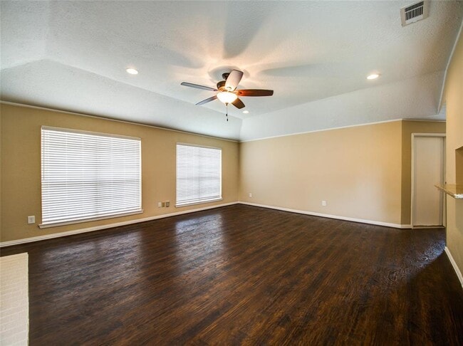 Building Photo - 6727 Harpers Dr