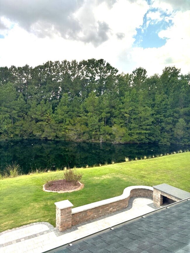 Building Photo - 231 Belclare Way