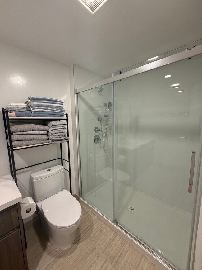 Building Photo - Ready to Move in Brand New Condo! Fully Furnished! 2 Bed/2 Bath/1 Parking at The Park on Ke‘eaumoku!