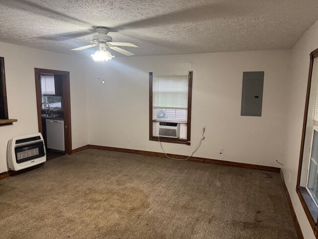 Building Photo - 608 Brevard St