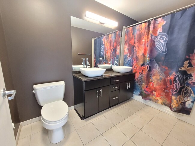 Building Photo - 235 W Van Buren St