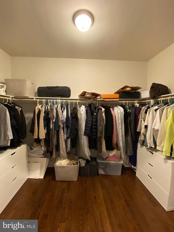 Building Photo - 2233 N Underwood St