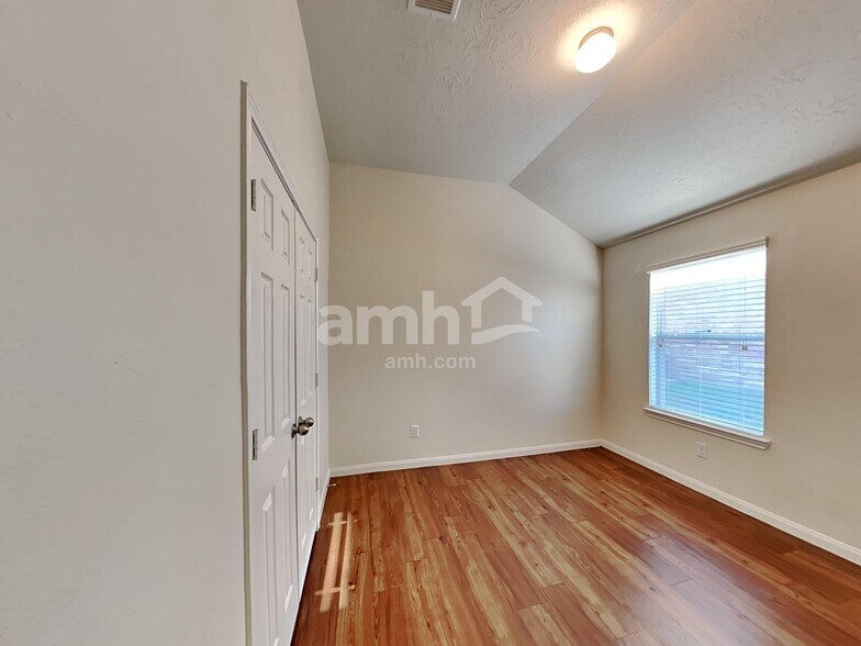 Building Photo - 2210 Steep Pine Trl