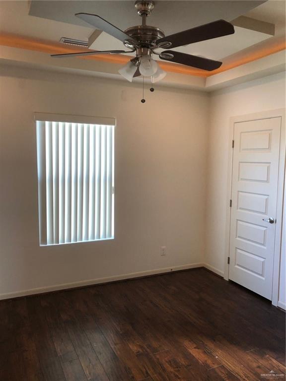 Building Photo - 1304 E Daffodil Ave