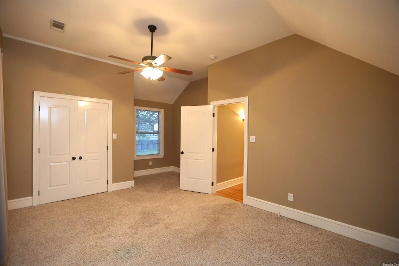 Building Photo - 6100 Cantrell Rd