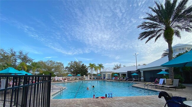 Building Photo - 2338 Silver Palm Dr