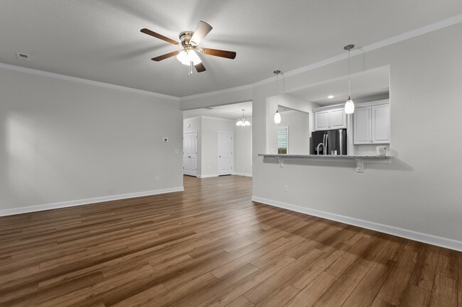 Building Photo - 824 Somb Moore Ways